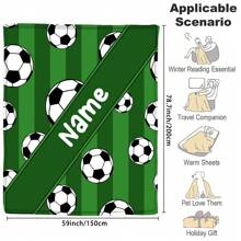 1pc Pătură personalizată cu nume, pătură de flanel cu tematică fotbal, pătură caldă moale și confortabilă, pătură pentru ocazii memorabile, cadou de aniversare, cadou de Crăciun, cadou pentru familie și prieteni, potrivită pentru dormitor, birou, pat, canapea, fotoliu, pentru somn, camping, călătorie, moale, confortabil, simplu, personalizat, personalizat, unic, el, ea, iubit, prietena, prietena, prietena, pentru familie Zile de naștere, Pentru inaugurarea casei, Pat, Mașină, Dormitor, Ceainărie, Sufragerie, Canapea