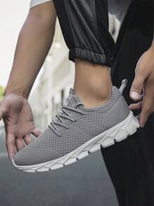 DaoLxi Zapatos para hombre de gimnasio, tenis, moda deportiva de malla, zapatillas deportivas ligeras, calzado cómodo para entrenamiento, correr y uso casual, color gris claro, ideales para vaqueros y estilo deportivo - Gris Claro - Ver 4