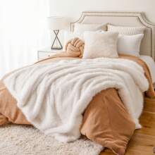 Luxury White Fur Throw Blanket, Soft Cozy Faux Fur Blanket For Couch Sofa Bed, Plush Warm Fuzzy Throws With Long Pile, Home Decor - 白色 - 查看 7