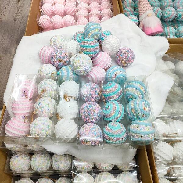 Festive Christmas Ornament Set: 6 Handmade Macaron-Style Balls In Pastel Colors, Perfect For Hanging On Your Tree
