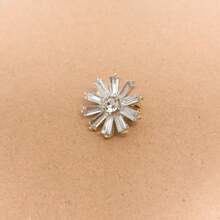 1pc Cute Daisy Faux Crystal Brooch Pin, Suitable For Autumn/Winter - White - View 7