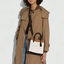 Coach Bolso tipo tote vertical con parche de campo 22, bolso de compras, bandolera, bolso de hombro, pequeño para mujer, color blanco y marrón - blanco y marrón - Ver 7