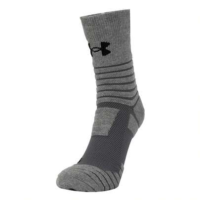 Under Armour Socken, Sportsocken für Damen und Herren, atmungsaktiv und bequem, High-Top Freizeitsocken für Workout und Training