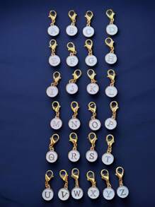 1pc Compact Initial Letter, 26pcs A-Z Letters Pendant Keychain Bag Charm, Configurable To Spell Out Preferred Word, Suitable For Daily Wear Gift Souvenir Car Accessories School Cute Goth Y2k Bag Accessories Lanyards With Id Holder Car Accessories Bag Charms