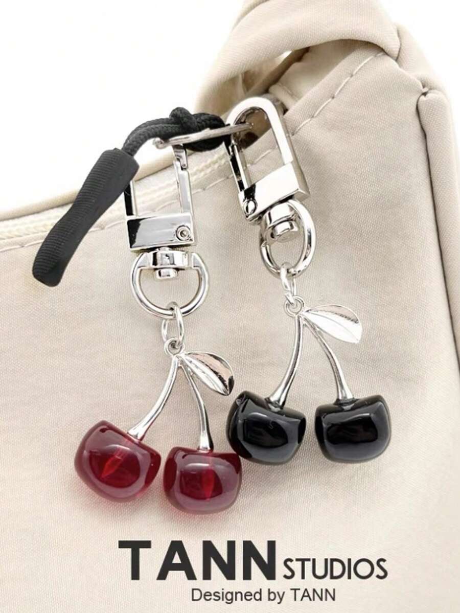 Wild&Bold 2 件樱桃钥匙扣包包配件适合女性日常装饰 - 彩色 - 查看 1