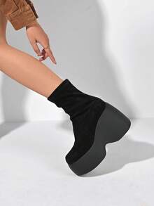 Giày bốt cổ ngắn đế dày thời trang cho nữ, giày bốt màu trơn nhẹ và thoải mái - màu đen - Xem 2