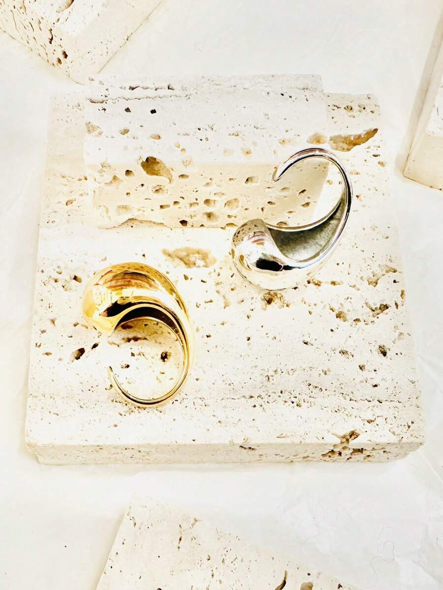 ANILLO DE ACERO INOXIDABLE CON FORMA DE GOTA