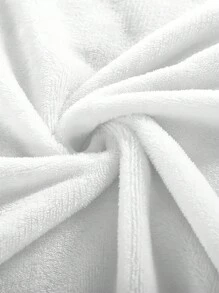 Couverture personnalisée avec photo. Personnalisez avec plusieurs photos et texte pour créer un cadeau sentimental unique pour vos proches. Parfait pour les anniversaires, les anniversaires de mariage et les étapes importantes. Apporte de la chaleur et du style à n'importe quel intérieur tout en célébrant les souvenirs et les moments précieux.