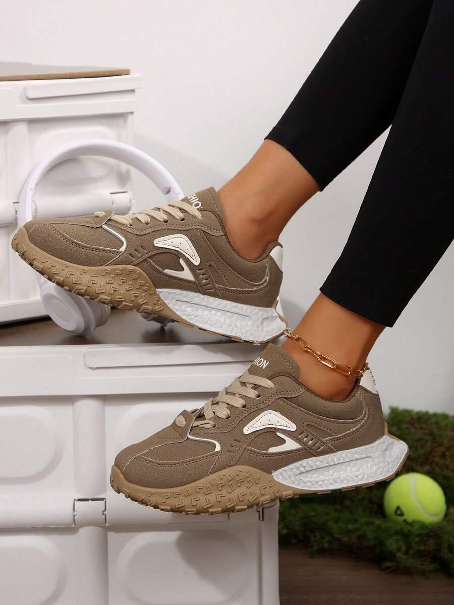 2024 年新款时尚流行百搭休闲软底轻便运动鞋，舒适女式平底鞋 - 卡其色 - 查看 1