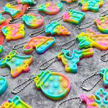 12/24/48 件圣诞迷你流行烦躁玩具套装，适合青少年和成人的硅胶感官泡泡推玩具，缓解压力的注意力缺陷多动障碍玩具，混色主题派对游戏装饰品和礼物，款式随机 - 彩色 - 查看 3