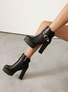 Bottes courtes à talon haut et plateforme imperméables pour femmes, confortables et sexy. Nouvelles bottes imperméables à semelle épaisse pour les mannequins de défilé, le printemps, l'automne et l'hiver