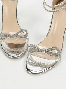 Giày sandal cao gót nữ thời trang xuân/hè với quai đính đá, khóa kéo phía sau, gót chunky, kiểu dáng tối giản mũi tròn, thích hợp cho ngày Valentine. - Bạc - Xem 6