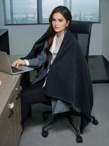 1pc Outdoor Warm Fleece Cloak Blanket, Thickened Shawl Blanket, Office Nap Throw Blanket, Casual Home Warm Blanket, Autumn/Winter