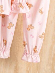 Young Girl' Cozy & Adorable Bear Print Set, Made Of Soft Comfortable Fabric Suitable For Autumn/Winter. The Top Features A Big Collar And Ruffle Trim With Cute Bear Print, Adding Playfulness; The Pants Have An Elastic Waist For Easy Wear, Allowing The Baby To Enjoy Comfort And Warmth.