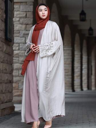 1pc Conservative Women Leaf Embroidery Arabic Abaya, Suitable For Spring And Autumn Everyday Wear