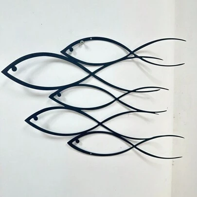 1 pezzo Scultura metallica di un branco di pesci - Decorazione nautica costiera, appendimento da parete in metallo, regalo di inaugurazione casa, decorazione per la casa, decorazione per la stanza, decorazione da parete