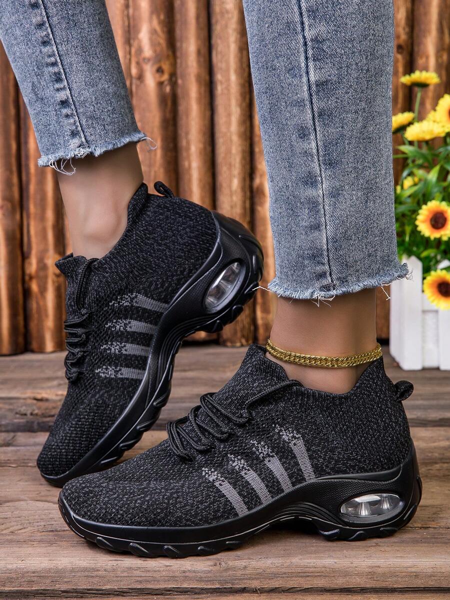 Giày thể thao chạy bộ thoáng khí cho nữ, giày đen trơn, thân trên bằng vải bốn mùa, đệm hỗ trợ ổn định, không in, đế chống trượt hấp thụ sốc, giày thể thao đế mềm đệm khí phù hợp cho học sinh, bà mẹ và đi bộ thoải mái - màu đen - Xem 1