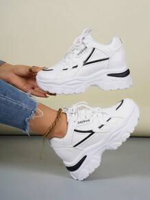 2024 neue Herbst/Winter Damen Große Größen Plateau Fake Leder Plump Plump Sneaker