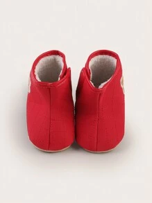 秋冬季婴儿童厚底鞋男女童可爱防滑防撞婴儿鞋1岁保暖鞋