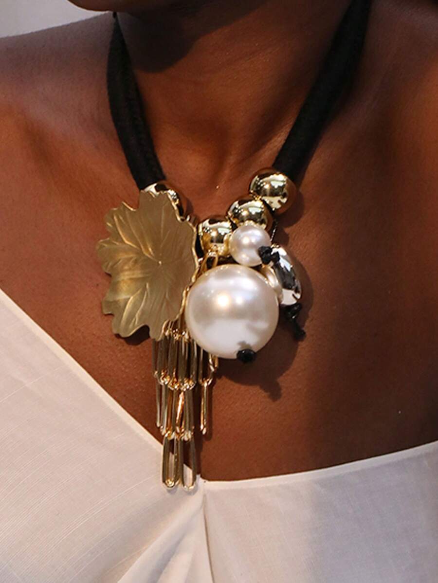 1pc Exaggerated Metallic Color Oversized Pearl Chunky Jewelry Necklace, Suitable For Women Evening Party, Gift For Mom & Friends