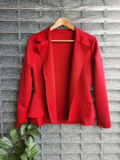 blazer feminino social com detalhes de babados nas laterais tecido grosso neoprene