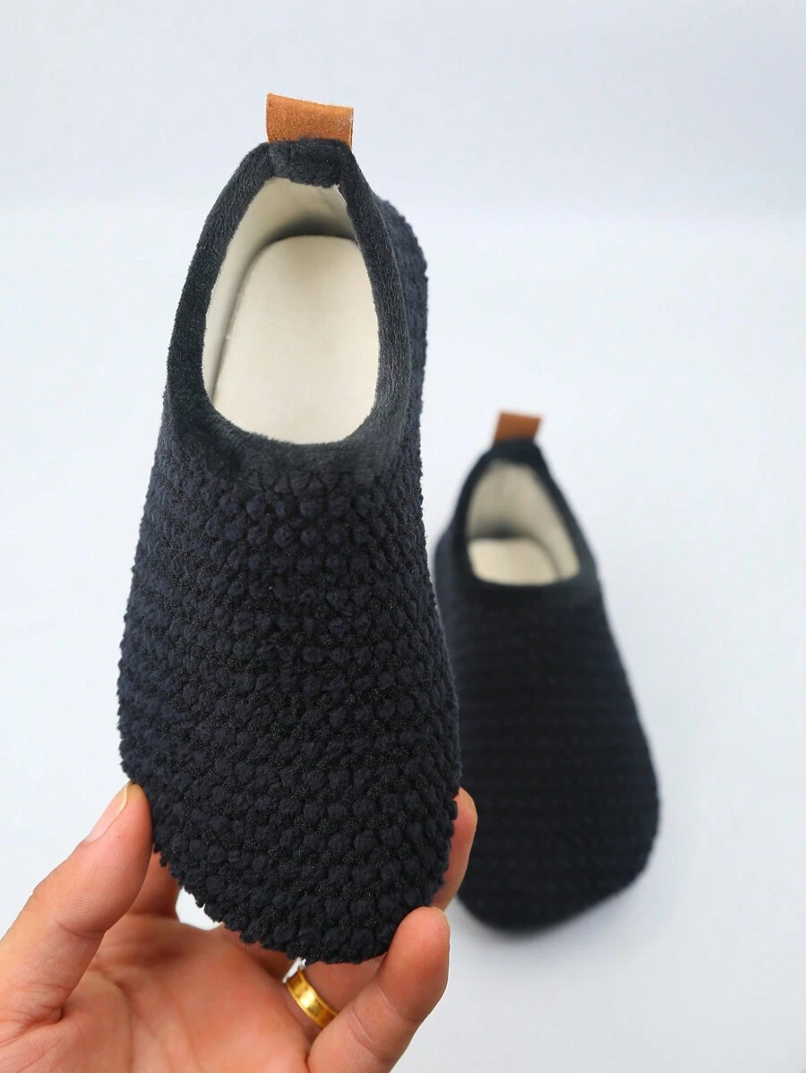 Dép đi trong nhà họa tiết cừu thêu họa tiết mới lạ, trang trí nơ cho nữ, dép đi trong nhà mềm mại ấm áp, lót nhung chống trượt, dép đi trong nhà/trong nhà, thích hợp cho mùa đông