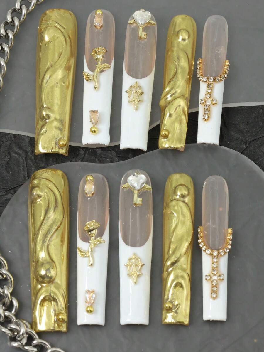 10 件手工假指甲按压指甲长棺材指甲金色指甲丙烯酸指甲套装 3D 花朵水钻闪光假日指甲蝴蝶结饰品指甲法式尖头指甲设计美甲适合音乐节派对和日常佩戴 DIY 圣诞指甲万圣节指甲婚礼指甲