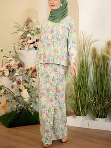 马来服装 Baju Kurung，女士朴素花卉随机印花圆领长袖上衣和直筒长裙套装