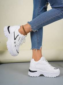 2024 neue Herbst/Winter Damen Große Größen Plateau Fake Leder Plump Plump Sneaker