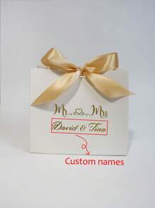 可定制的“先生与太太”迷你礼盒（5.5英寸 x 2.36英寸 x 4.72英寸） - 10个/50个装，设计优雅，配有缎带 - 完美适用于婚礼、新娘送礼会和周年纪念日 - 非常适合盛放糖果、巧克力、小礼物和派对小点心 - 让您的庆祝活动更加特别！多功能、防霉、密封、可重复使用、装饰性强、精致、可爱、讨喜、高品质、可定制、个性化、独特、派对必备 - 12*14*6cm - 查看 2