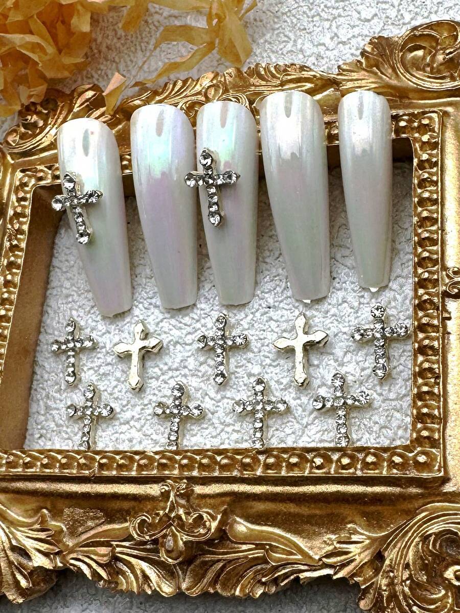 10 件套合金 3D 金色闪亮水钻十字设计奢华美甲装饰品