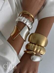 1 Stück Retro minimalistischer übertriebener Modeschmuck asymmetrische offene Manschetten Armband, breites massiges Gold- & Silber-Strass Armband, hochwertige glänzende Federkraft Armband für Frauen, multifunktionales stapelbares Schmuckstück, geeignet für tägliche Dekoration, Party und Bankettgarderobe