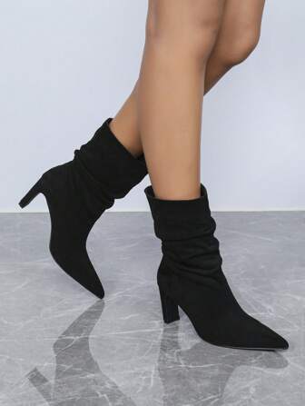 Botines de tacón alto de moda para mujer, botas de media caña de estilo de fiesta de color negro elegante, de estilo pull-on, con tacones altos y punta afilada, adecuadas para citas, uso casual y todo tipo de ocasiones como Halloween, Navidad, fiestas de discoteca, etc.