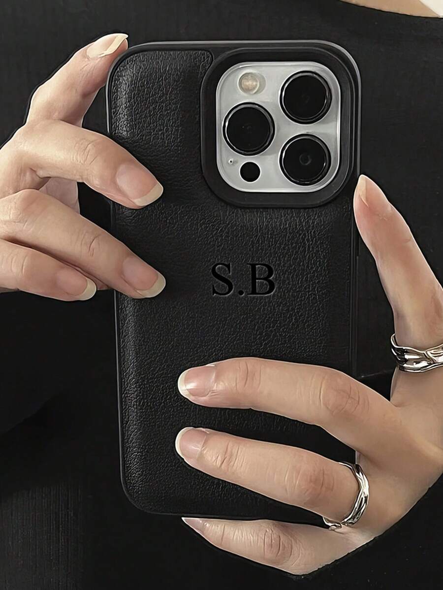 定制手机壳，兼容 17/16/15/14/13/12/11 Pro Max/17 Air，采用 3D 立体雕刻金色字母，奢华真皮防震后盖，适用于 16/15/14/13/12/11 Pro Max，季节限定款，2025 年款，适合家庭使用，低调奢华