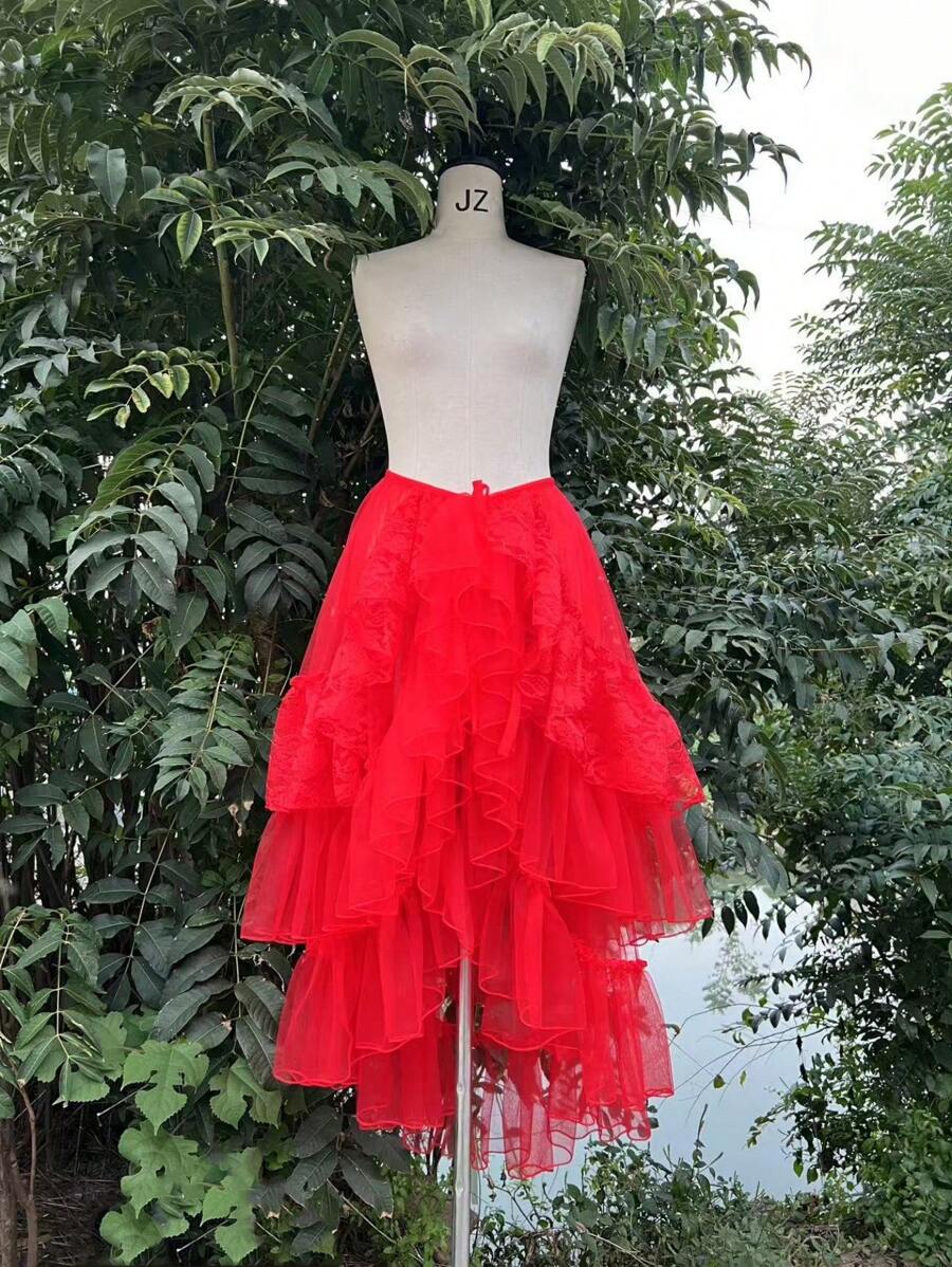 1件红色多层蕾丝荷叶边公主风婚纱衬裙。情人节配饰 - 紅色 - 查看 1