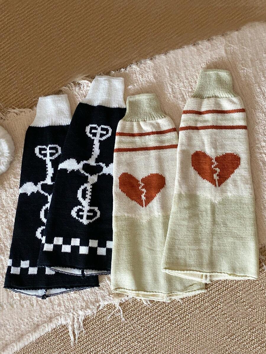 1/2 Pair Women Reversible Black & White Heart Patterned Leg Warmers