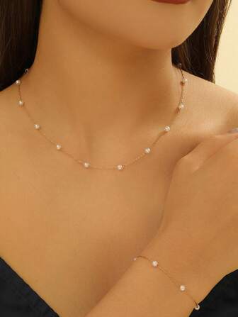 2 件/套金色不锈钢镀真金链项链和白色仿珍珠串珠手链首饰套装，优雅时尚，适合女性，是送给妈妈、女朋友、姐妹的母亲节和情人节的理想礼物