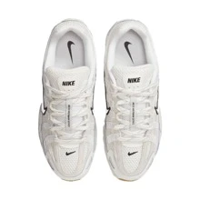 1 双 Nike  Premium 复古减震耐磨低帮训练跑步鞋，男女通用，白色，HF4898-121