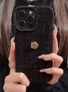 GUCADI 秋冬黑色天鹅绒金属山茶花手机壳，单件装，防摔时尚前卫，兼容 16/15/14/13/12/11，防水防震防刮，派对生日礼物 - 黑色 - 查看 4