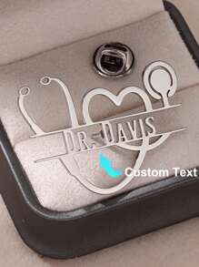 Broche de corazón de estetoscopio vintage personalizado, chapado en oro de 18K en acero inoxidable, Insignia con nombre personalizada para médicos, enfermeras, veterinarios, regalo ideal para profesionales médicos, presente de Acción de Gracias, Navidad y Año Nuevo (Individual, sin caja de regalo)