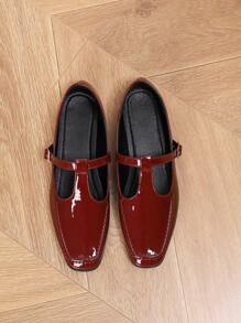 优雅方头平底女式乐福鞋，缝线 T 型带玛丽珍鞋，百搭英式一脚蹬舒适波尔多红色女式平底鞋