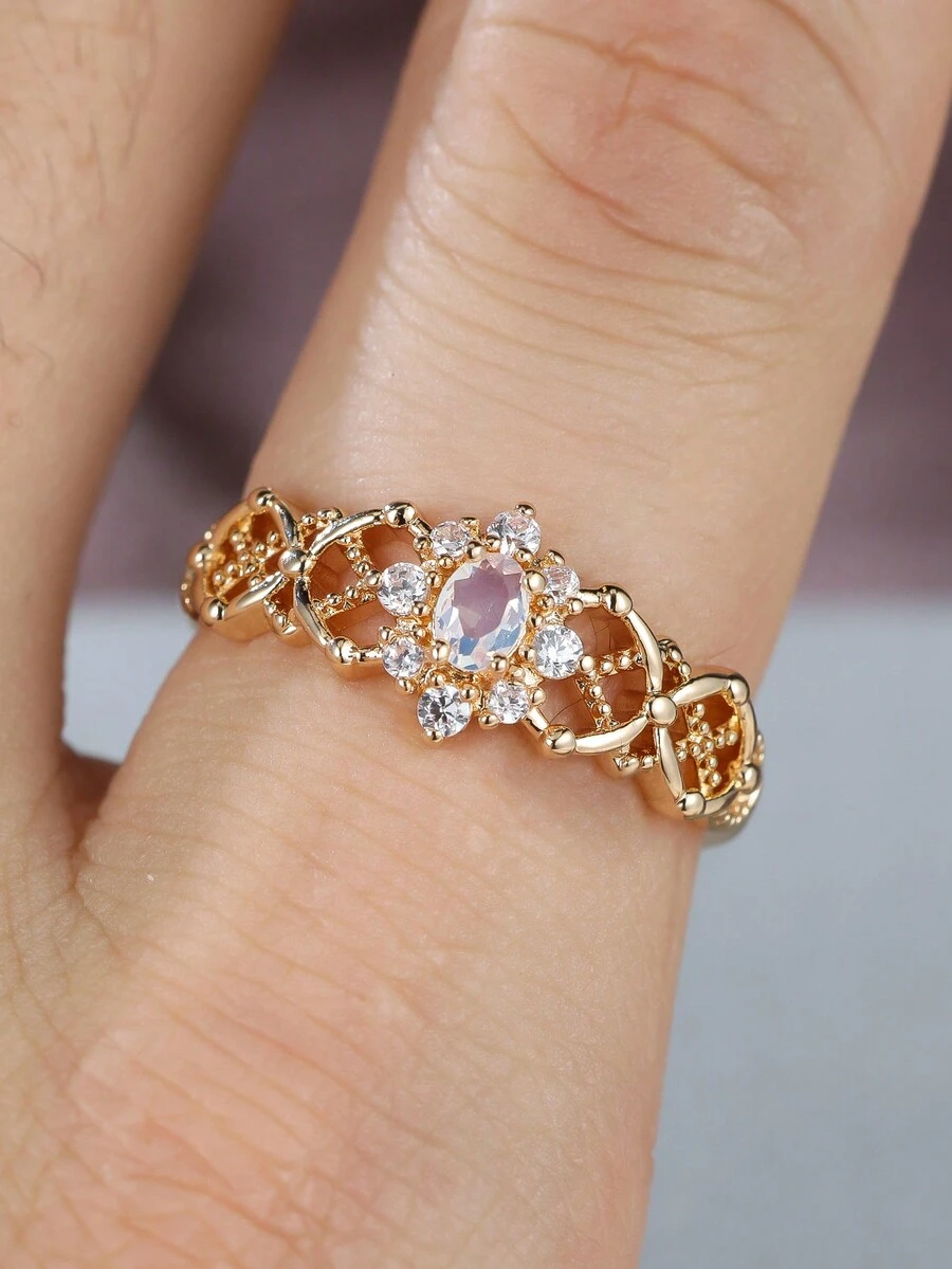 1 件创意镂空几何设计镶嵌闪亮方晶锆石铜戒指，奢华适合婚礼、派对、节日和日常佩戴，耐用配饰适合所有季节 - 金黃色 - 查看 1