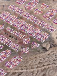 2 PIEZAS Pegatinas de uñas 5D de suéter de invierno con diamante en forma de corazón en colores morado y rosa. Calcomanías en relieve para decoración de uñas con efecto de suéter. - Multicolor - Ver 7