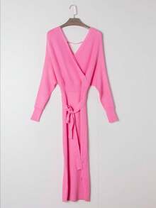 Jesienna/zimowa nowa dzianinowa obcisła sukienka, podwójny dekolt w serek, długi rękaw, rozcięcie na sukience swetrowej - Wyrazisty róż - Zobacz 2