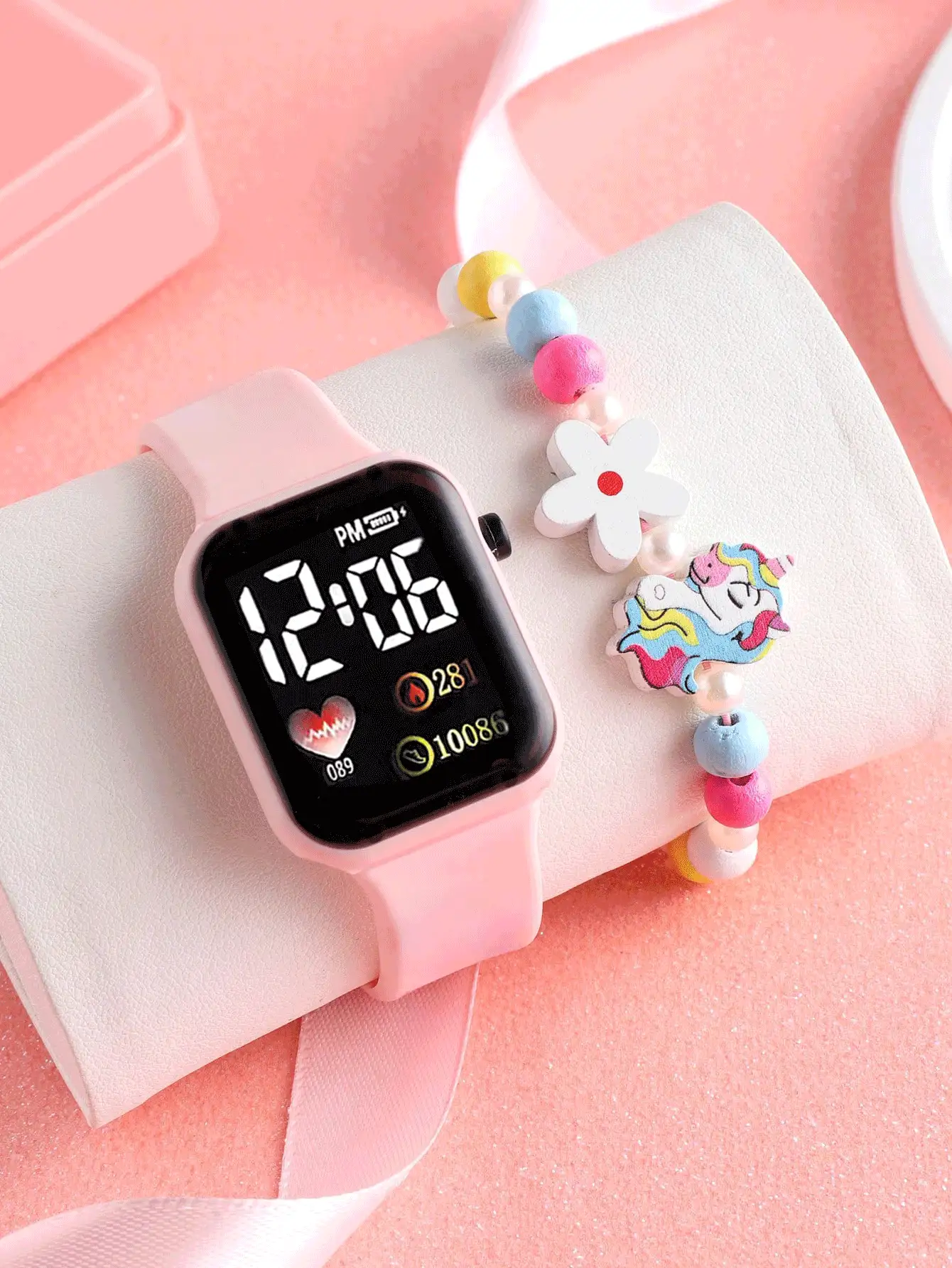 A Children's Electronic Watch+A Bead Flower Bracelet
