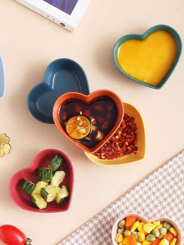 4 Pieces Of Heart-Shaped Wheat Straw Plates, Dried Fruits, Snack Plates, Household Bone Spitting Plates, Stackable Storage, Convenient Fruit Plates, Seasoning Plates