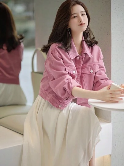 Áo khoác denim màu hồng cho nữ, dáng rộng, thích hợp cho mùa thu/đông hoặc mùa xuân.