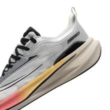 XTEP 2000km 2.0 男士低帮运动鞋，耐用、轻便、休闲、减震、跑步鞋 - 帆白/銀色 - 查看 4