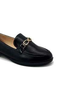 REVREAL Damen Leder Loafer mit goldfarbener Kettenverzierung - erhältlich in Schwarz und Weiß - stilvolle Slip-On Schuhe für Lässig und Formal