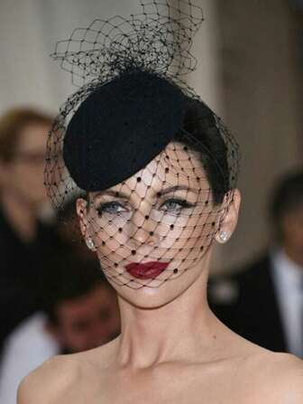 1pc Black Veil/Polka Dot Feather Flower Mini Hat, Vintage Wool Felt Material Cocktail Party Hair Accessory, Versatile Stage Photography